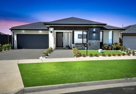 10 Bondon Crescent Manor Lakes VIC 3024 10 Bondon Crescent Manor Lakes VIC 3024