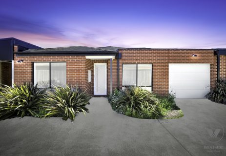 2/22 Davies Street Darley VIC 3340