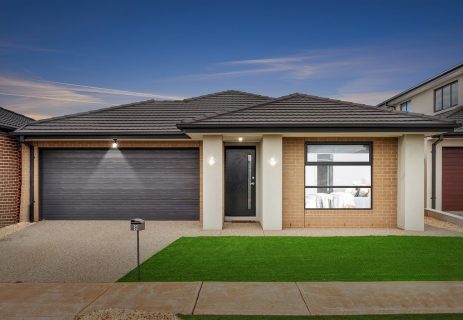 8 Puritan Street Rockbank VIC 3335