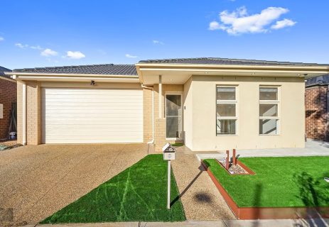 8 Maryburgh Road Cobblebank VIC 3338