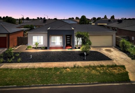 21 Hemsley Drive Deer Park VIC 3023