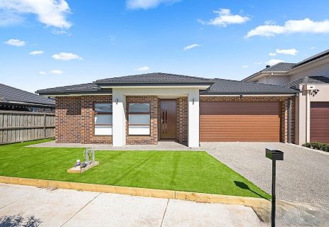 16 Lomond Street Thornhill Park VIC 3335