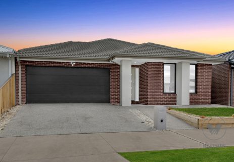 55 Norwood Avenue Melton South VIC 3338