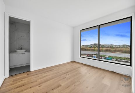 39 Bluebottle Parade Rockbank VIC 3335