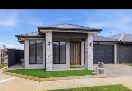 39 Bluebottle Parade Rockbank VIC 3335