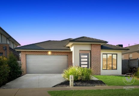 54 Merula Drive Mambourin VIC 3024