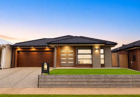 10. Woolybush Drive Tarneit VIC 3029 10. Woolybush Drive Tarneit VIC 3029